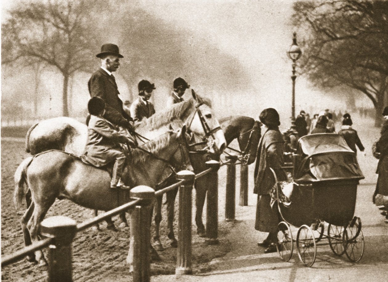 En ridelektion i Rotten Row, fra Wonderful London, udgivet 1926-27 (fotogravure) af English Photographer