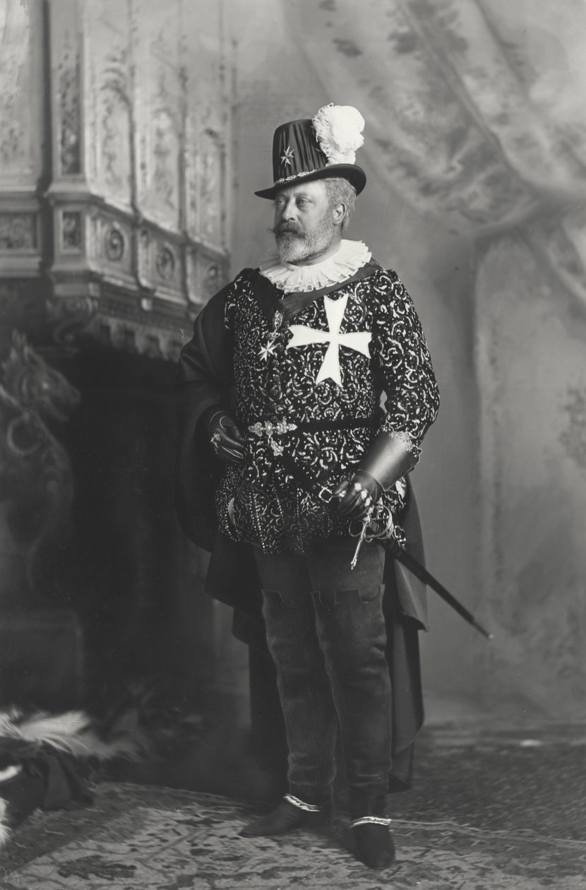 Prinsen af Wales, i kostume af Stormesteren af Knights Hospitallers of Malta, ved Devonshire House Ball den 3. juli 1897 i Devonshire House, Piccadilly, London af Lafayette Studio