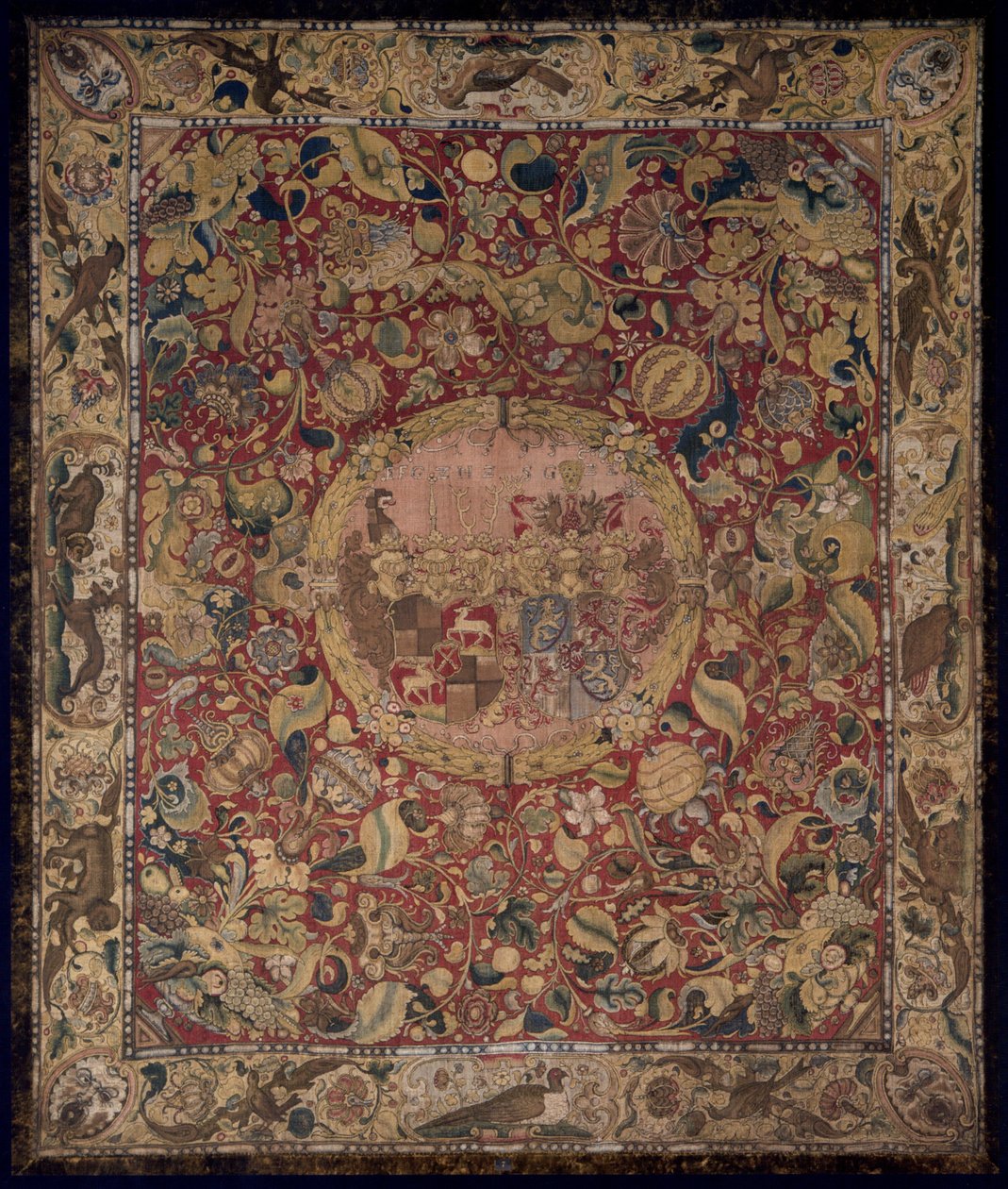 Våbenskjoldstæppe med allianse våbenskjold Zollern-Zimmer for greve Eitelfriedrich I. von Hohenzollern-Hechingen og Sybilla von Zimmer af Unknown