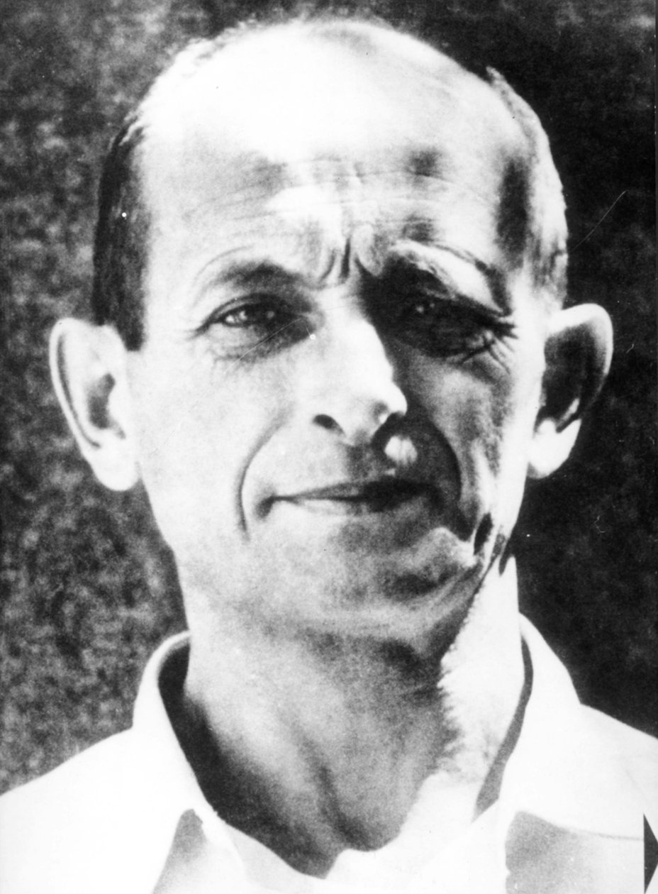 Adolf Eichmann, som er en af grundlæggerne af gaskamre og andet udryddelsesudstyr i Oswiecim (Auschwitz) efter arrestation i Israel. Anden Verdenskrig. af Unknown