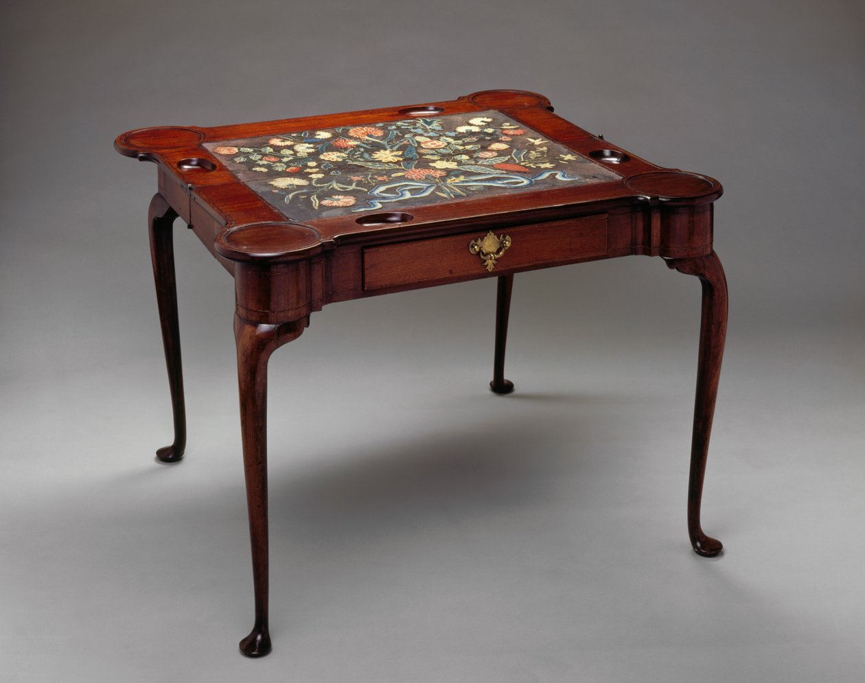 Kortbord, 1730-60 (mahogni og indlæg) af American School