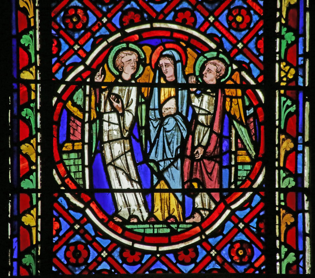 Vindue, der viser scene fra Saint Bonnets liv: Jomfruen fortæller de ledsagende engle, at hun ønsker at høre messen fejret i Saint Bonnets kirke af French School