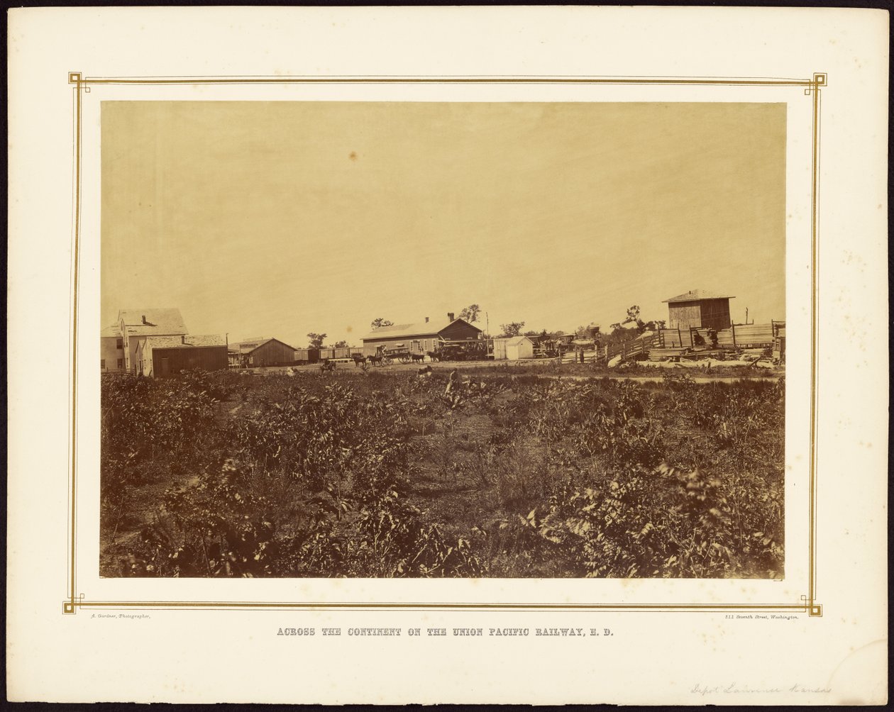 [Depot, Lawrence, Kansas] af Alexander Gardner