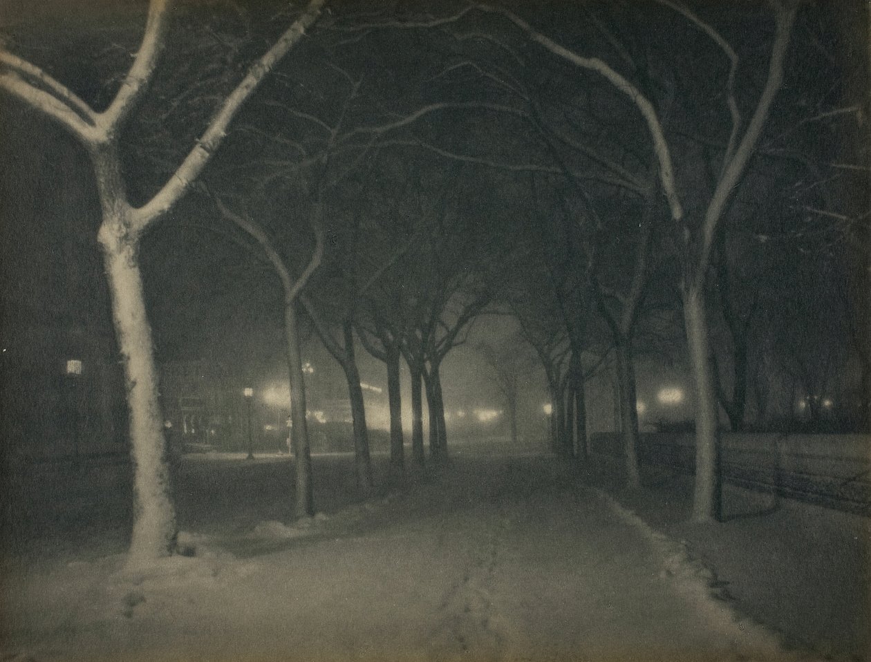 An Icy Night, New York, 1898. af Alfred Stieglitz