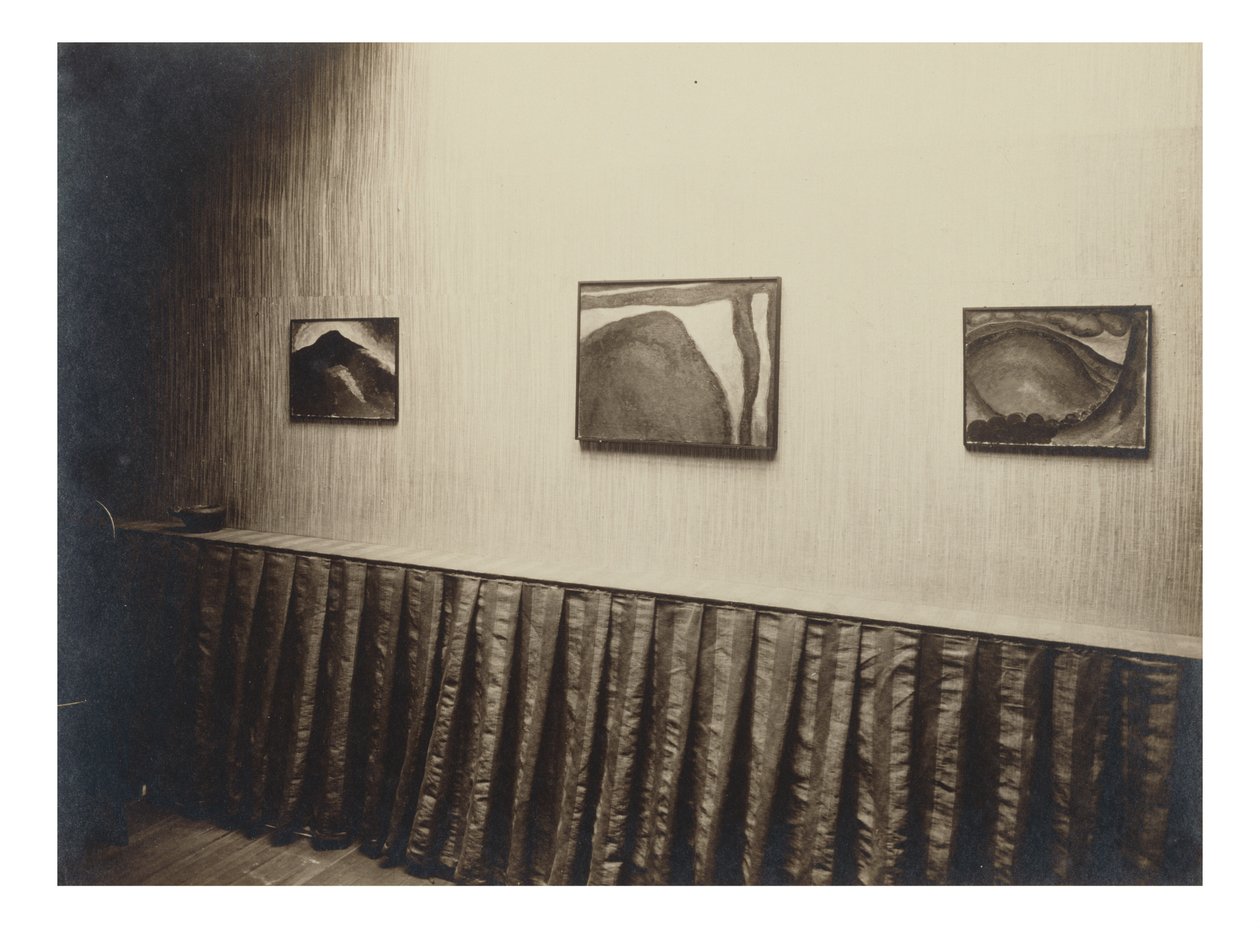 Rum til højre - Væg til højre af Alfred Stieglitz
