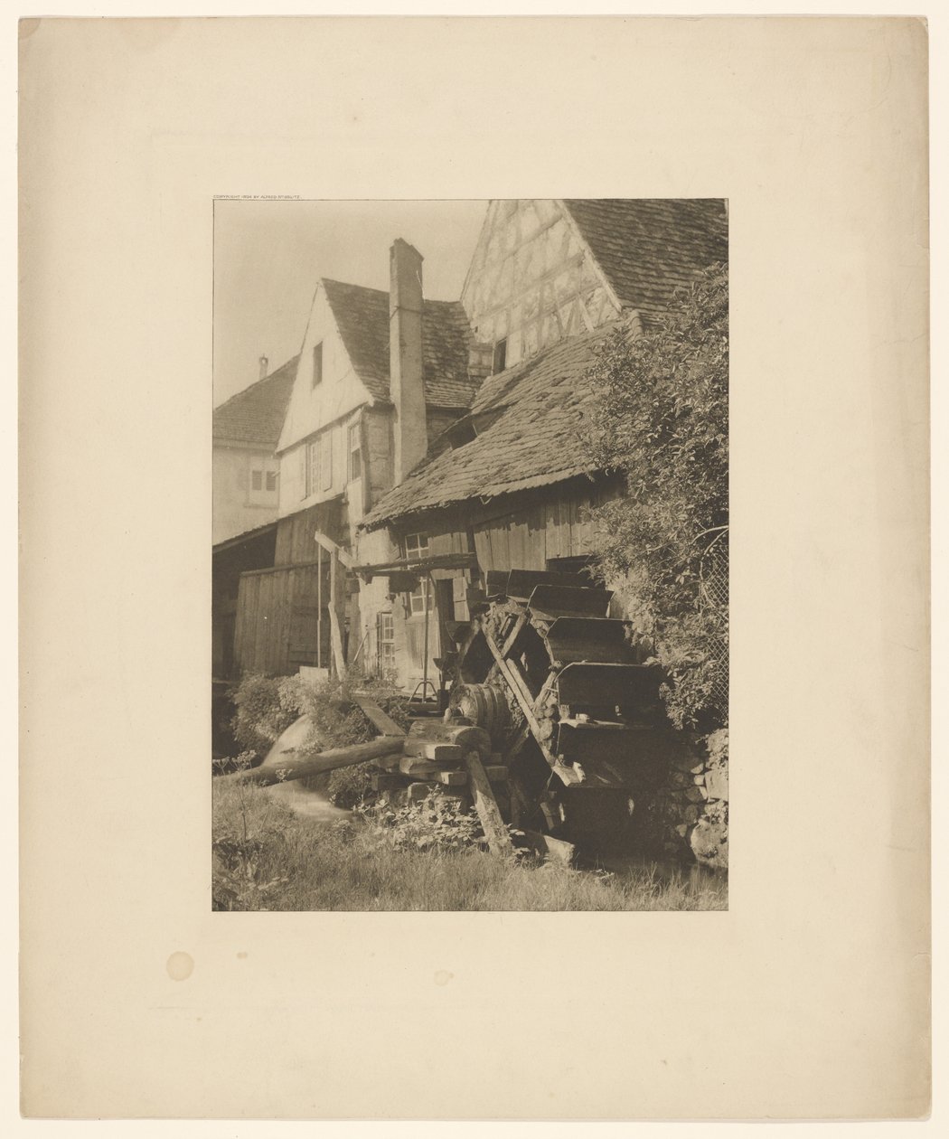 Den gamle mølle af Alfred Stieglitz