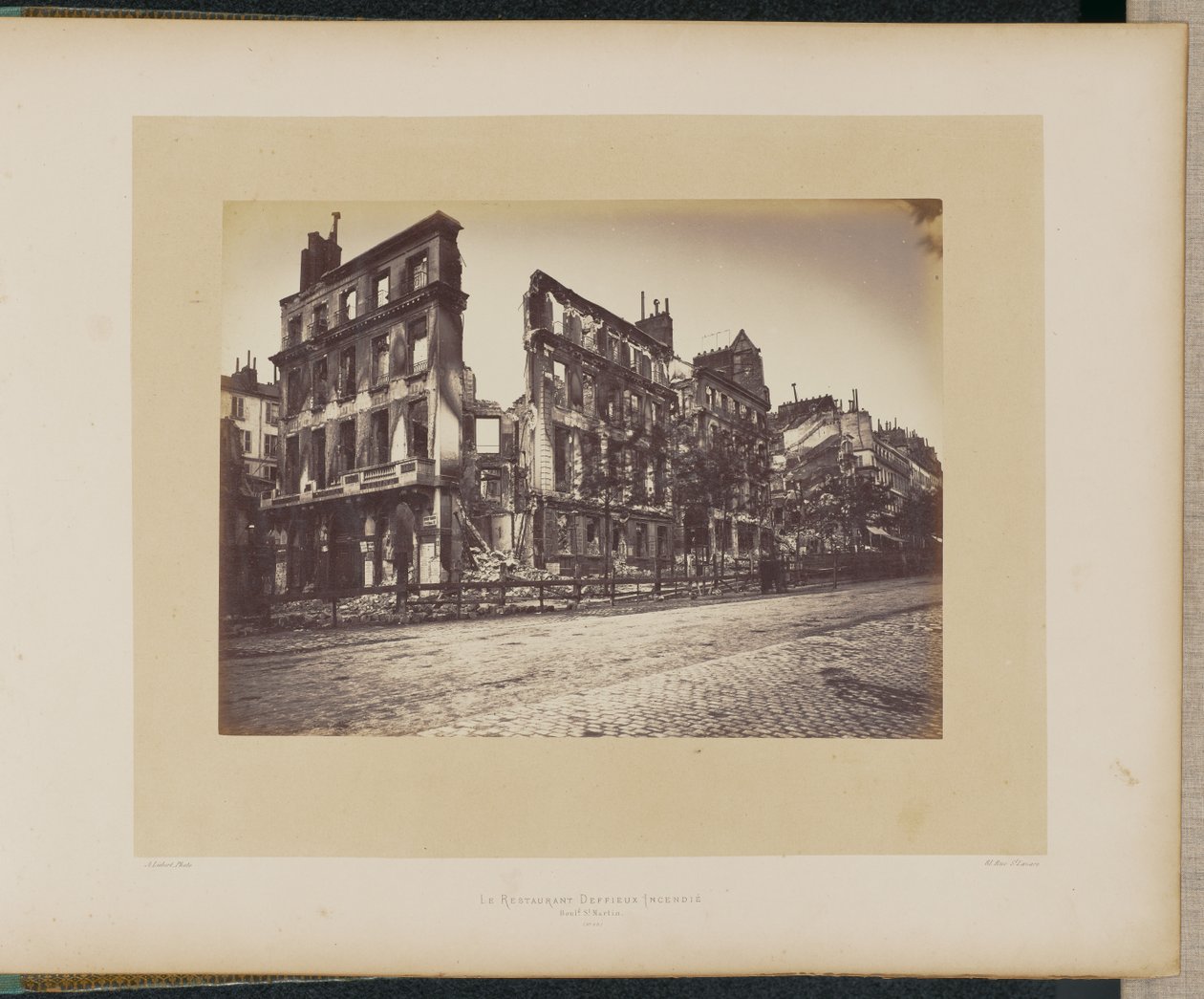 Restaurant Deffieux brændte ned (Boulevard Saint-Martin). af Alphonse J. Liébert