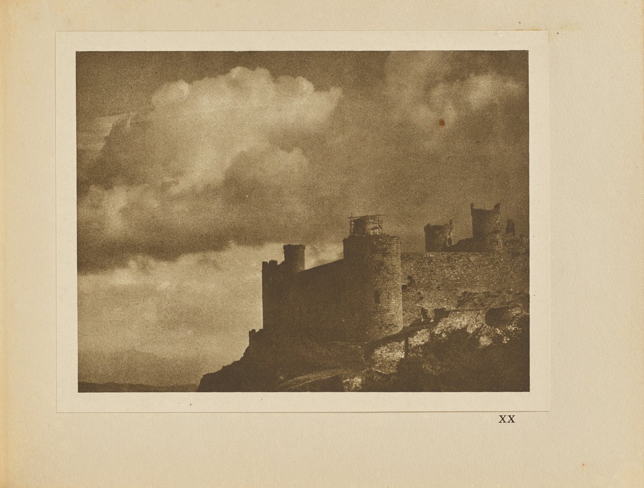 Skyer og slottet af Alvin Langdon Coburn