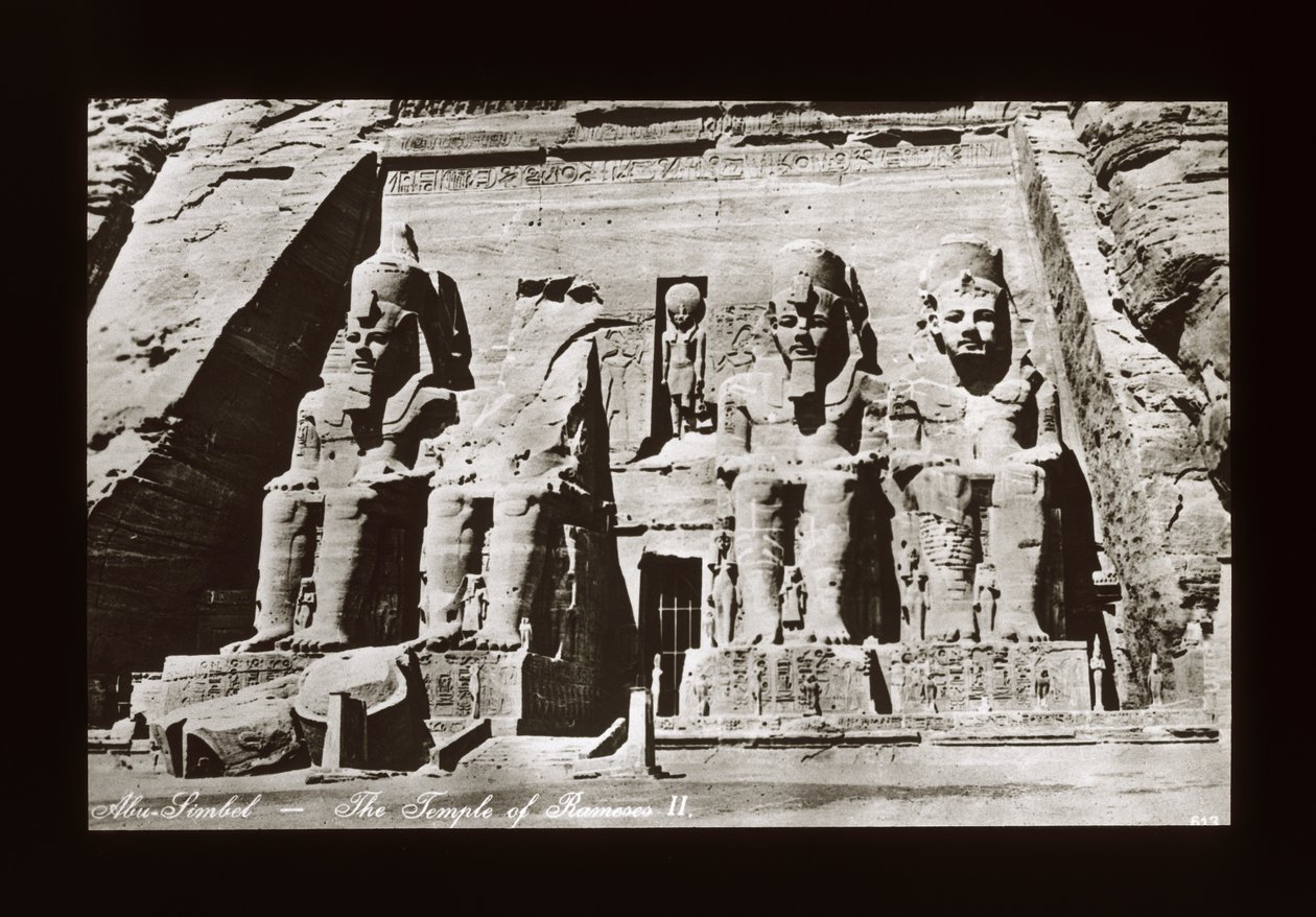 Abu Simbel - Ramses II-templet (lanternerutsjebane) af American Photographer