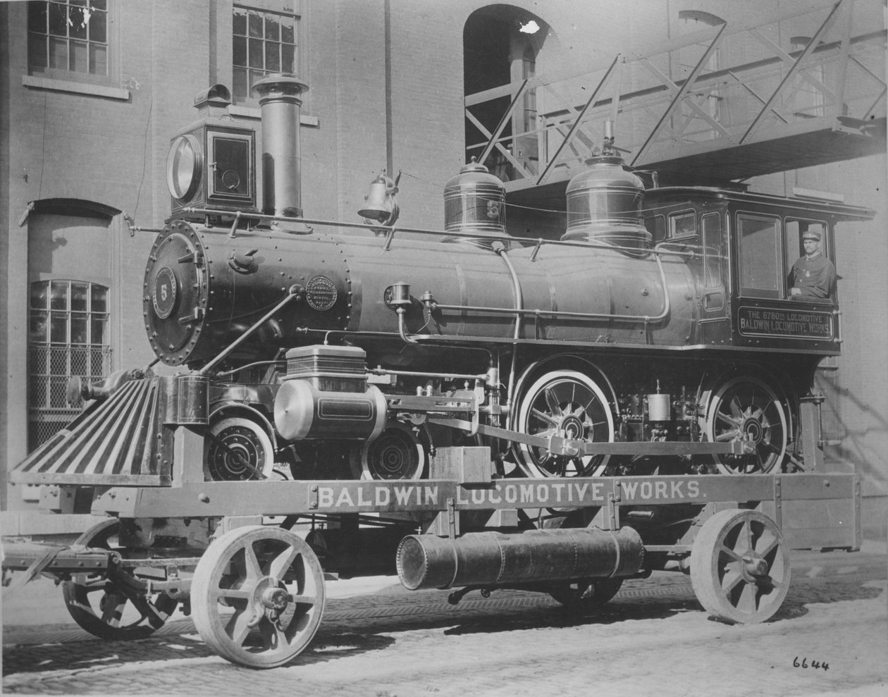 Baldwin Locomotive Works, Trades Exhibit, Constitutional Centennial Celebration, Philadelphia, Pennsylvania, 1887 af American Photographer