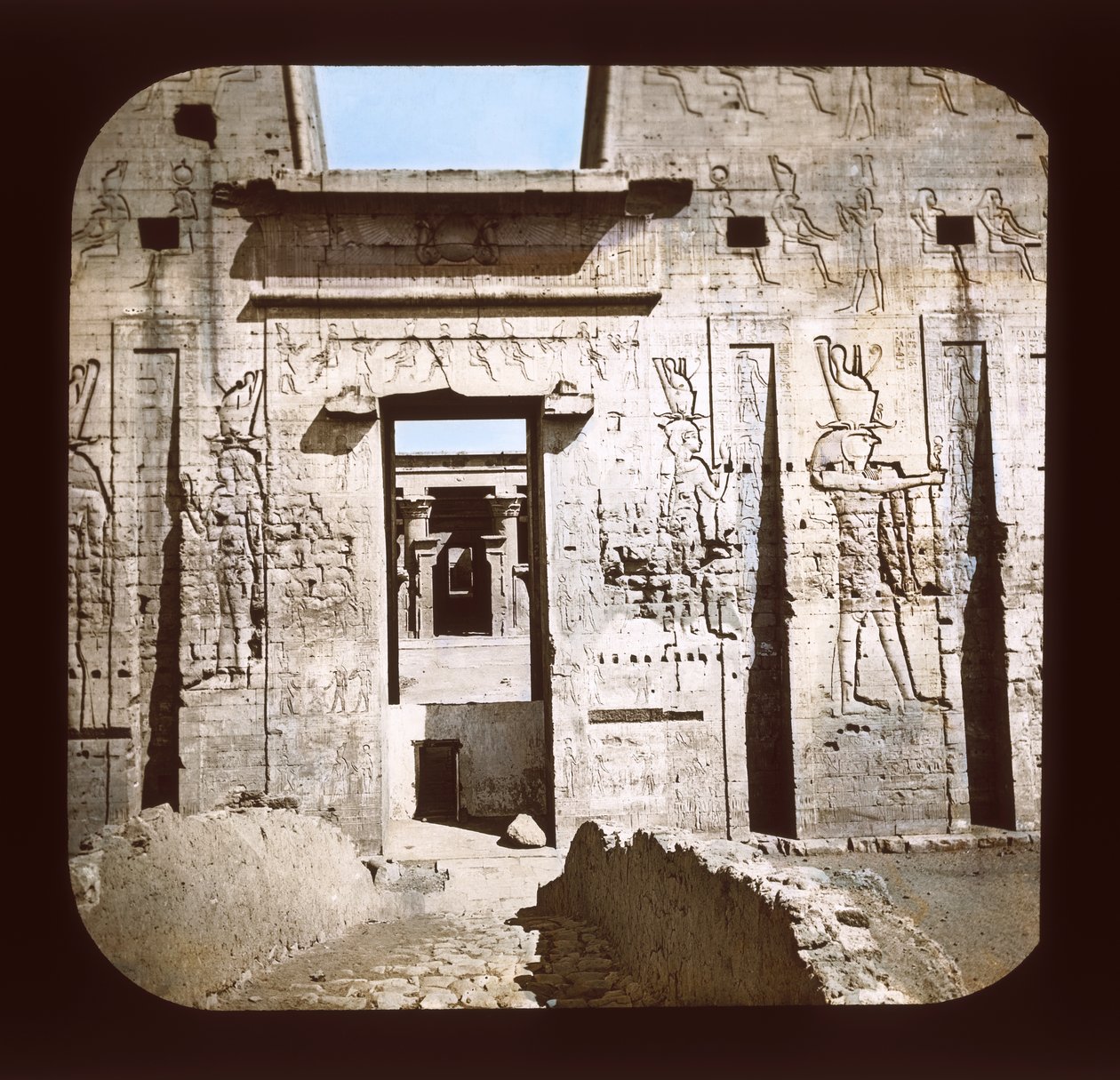 Edfu - Door of the Pylon (lanterneskyder) af American Photographer