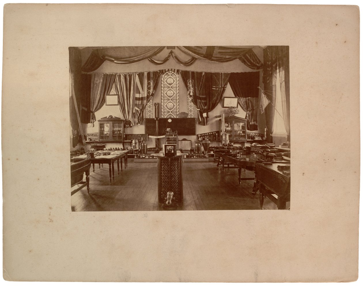 Gunnery model room, ca. 1870 (sepia foto) af American Photographer