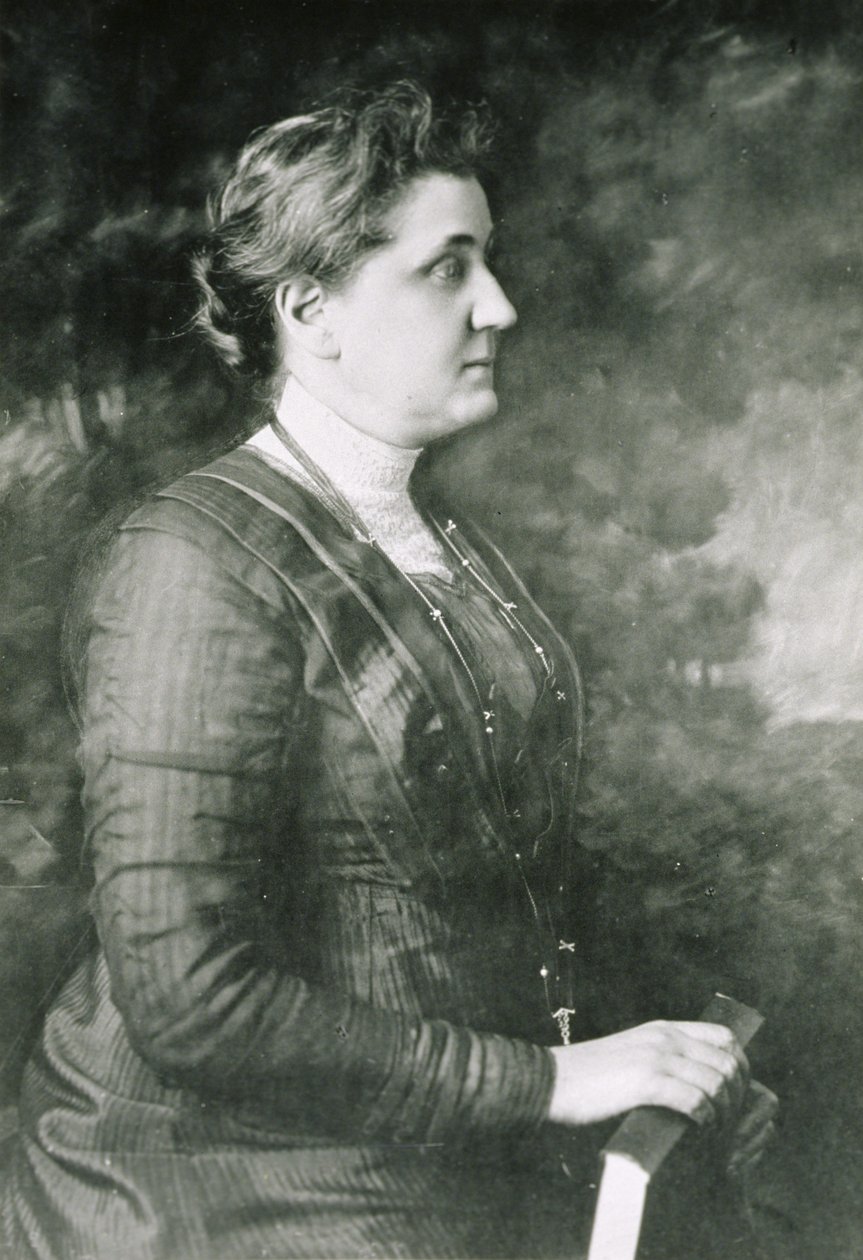 Jane Addams holder en bog, 1913 af American Photographer