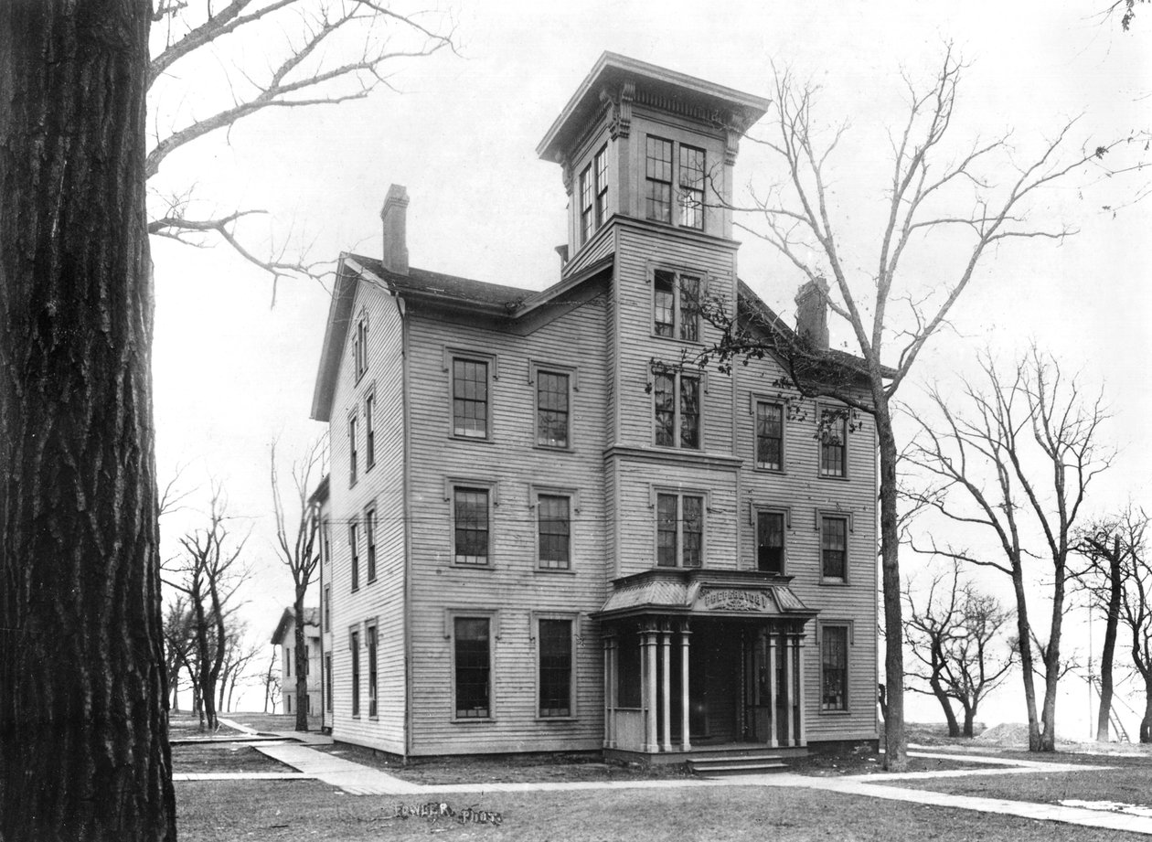 Old College, Evanston, bygget i 1855 af American Photographer