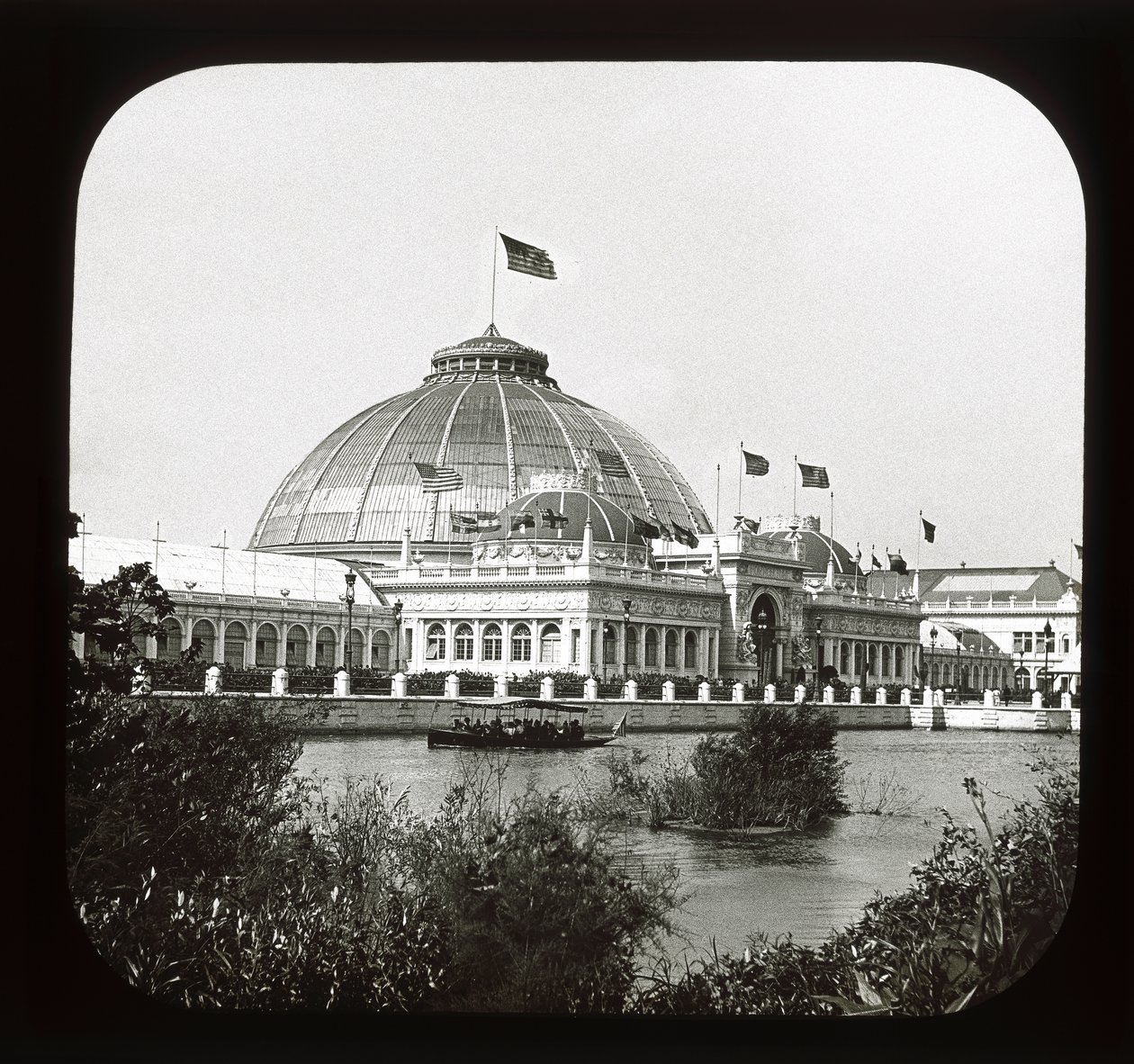 Worlds Columbian Exhibition: Horticultural Building, Chicago, 1893 (lanternerutsjebane) af American Photographer