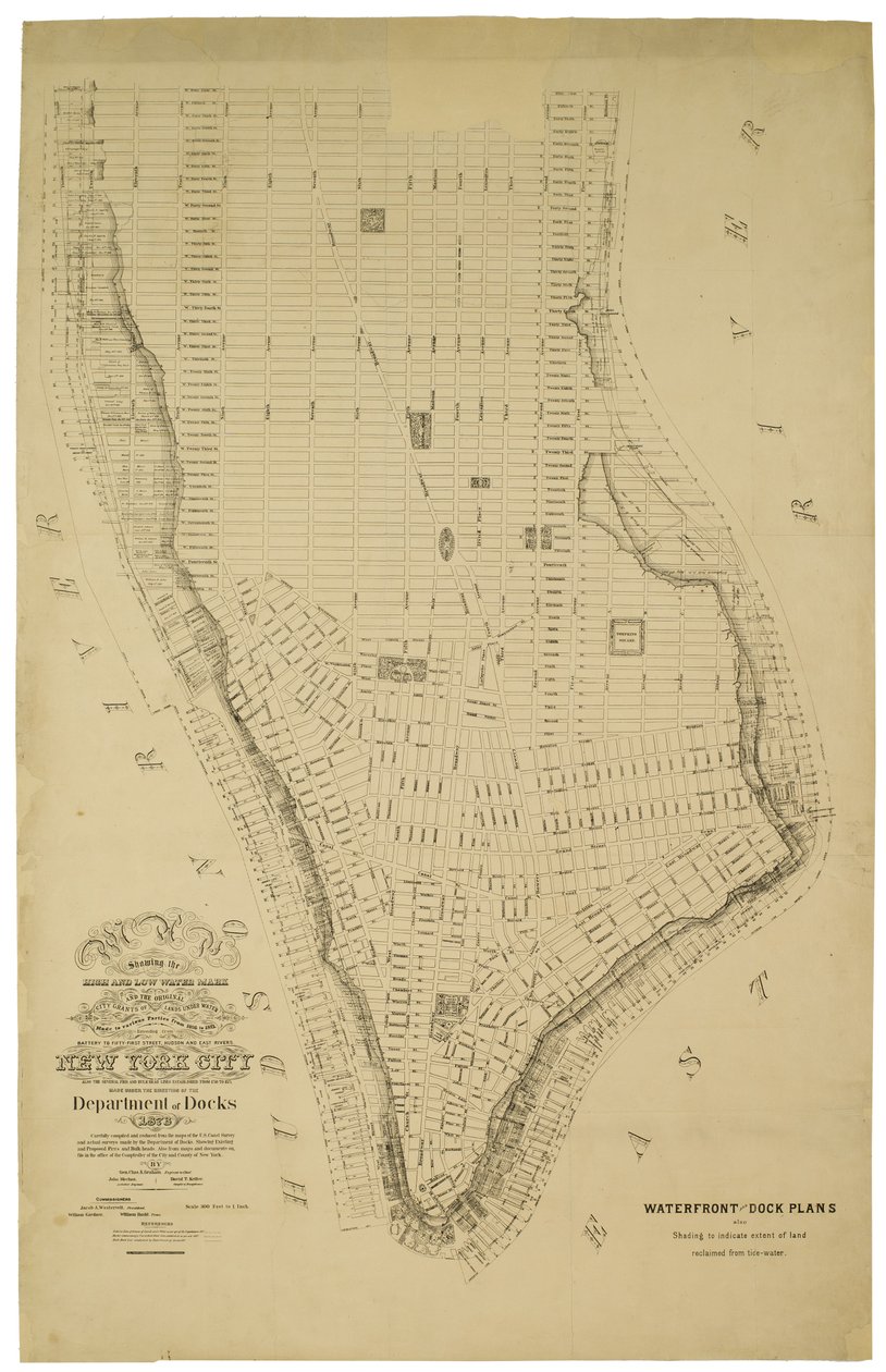 Kort, der viser høj- og lavvandsmærket og de oprindelige bybevillinger af jord under vand givet til forskellige parter fra 1686 til 1873, der strækker sig fra Battery til Fifty-first Street, Judson og East Rivers af American School