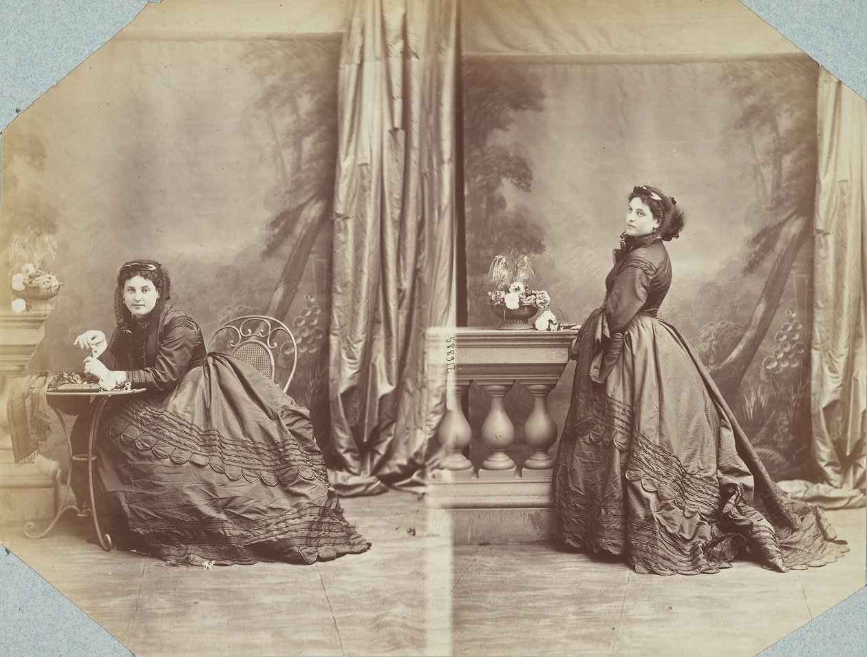 Halvverden II 57, 1858-68. af Andre Adolphe Eugene Disderi