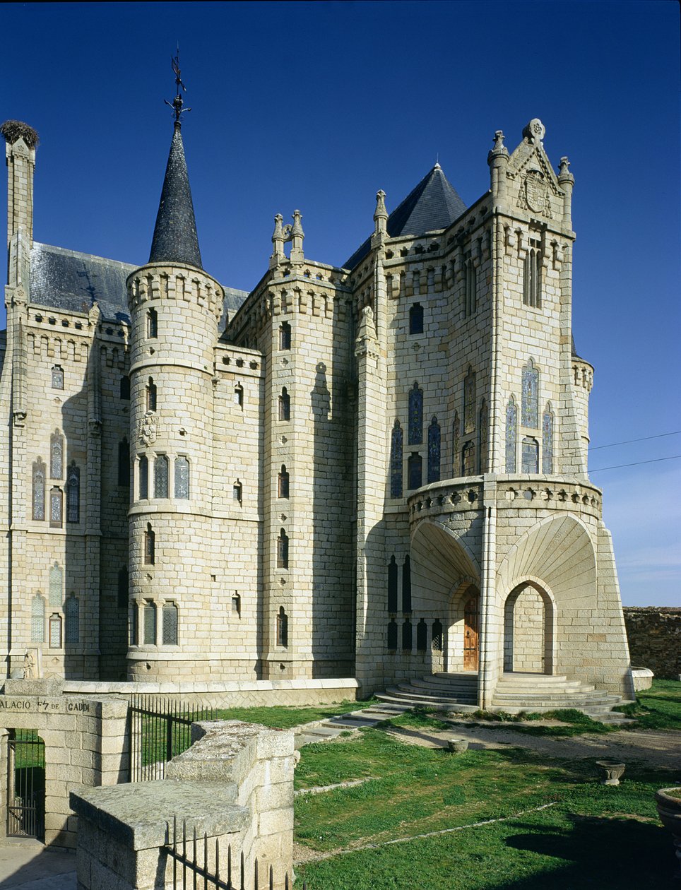 Bispepaladset af Antonio Gaudi