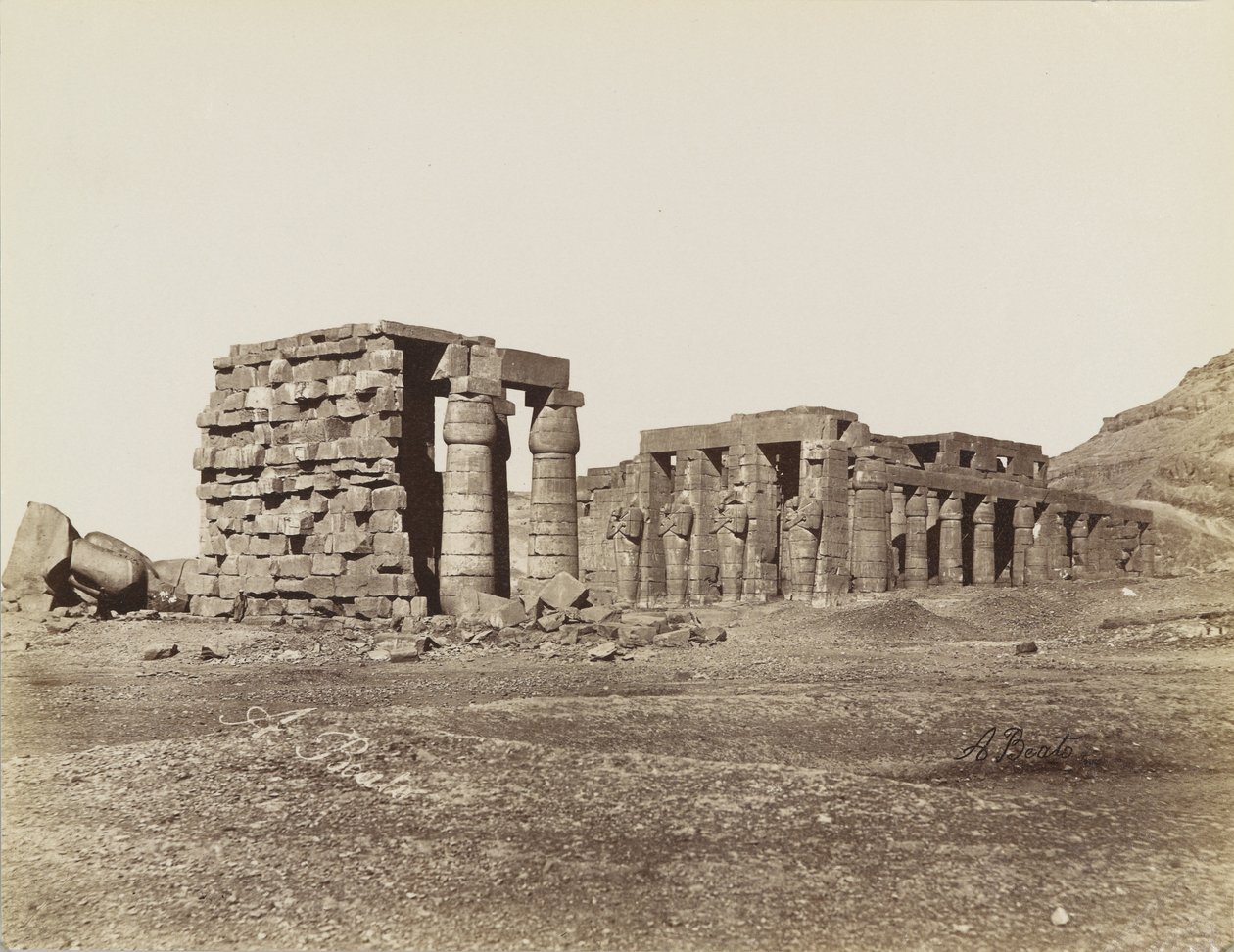 Generel udsigt over Ramesseum, Theben af Antonio Beato