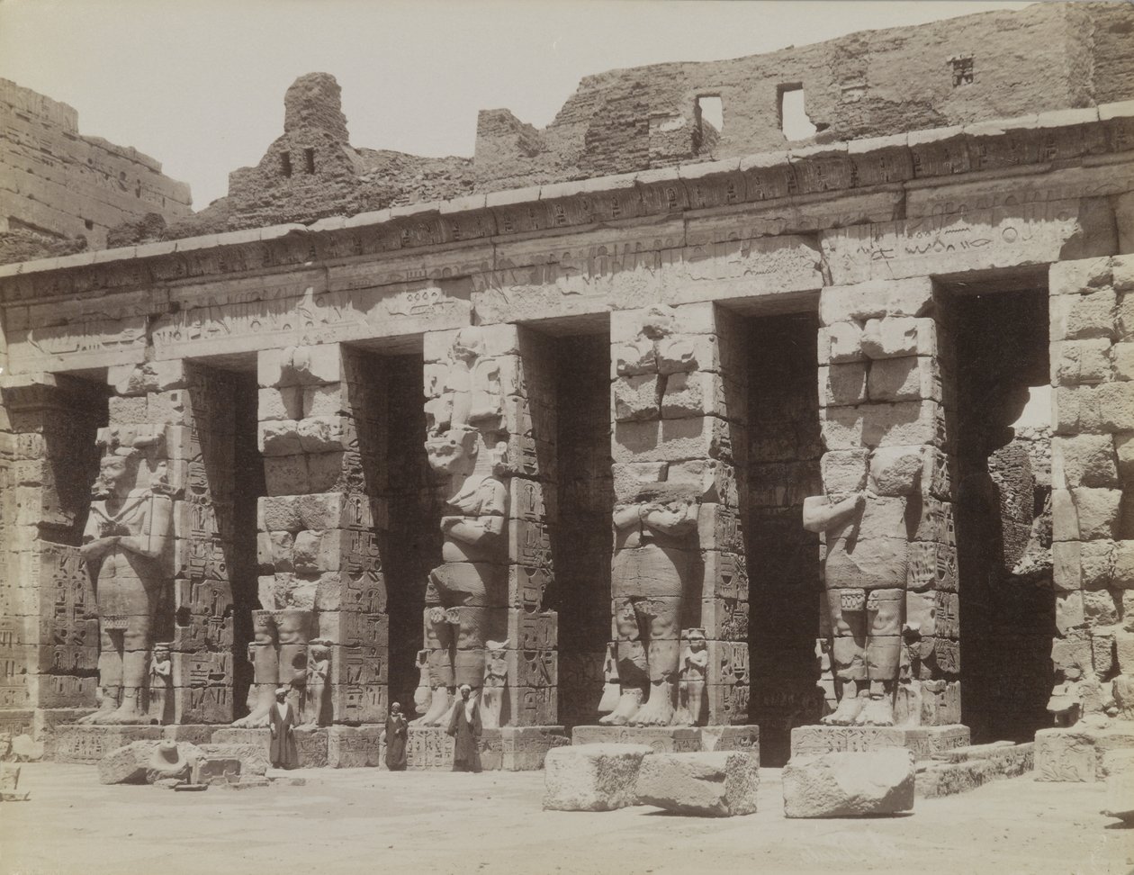 Medinet Habu af Antonio Beato