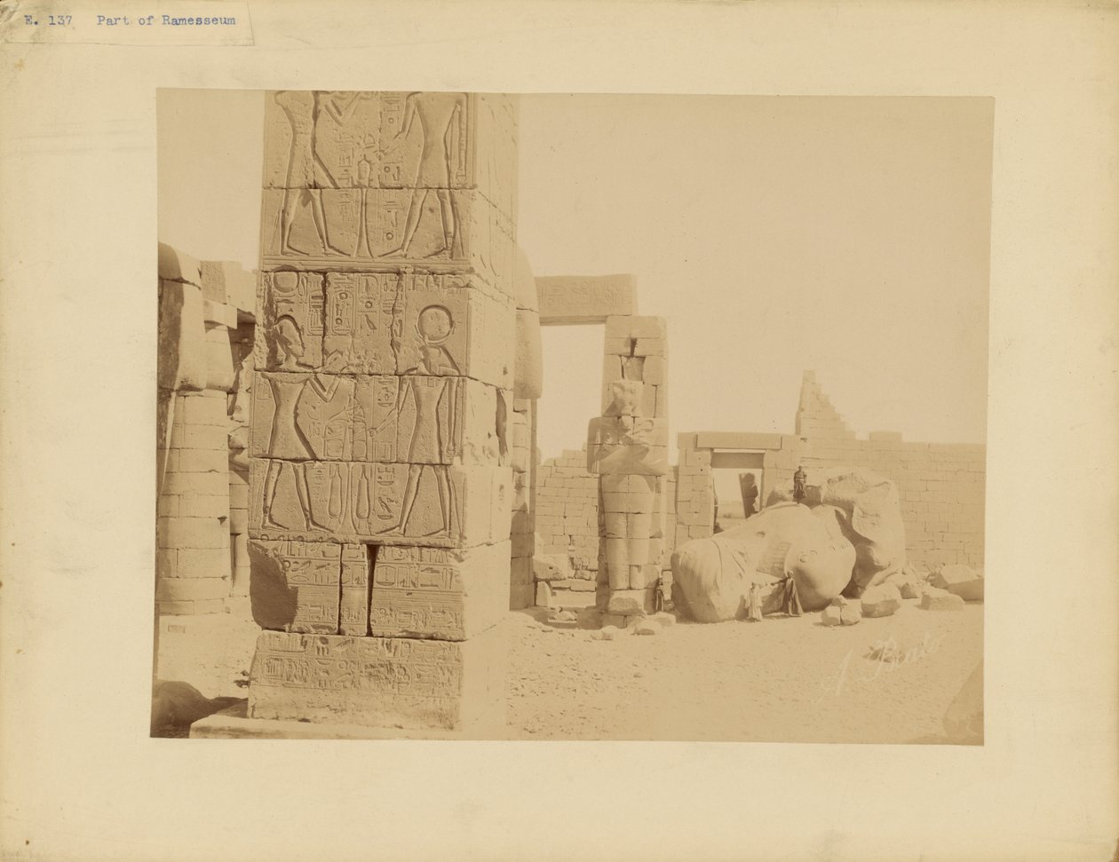 [En del af Ramesseum]. af Antonio Beato