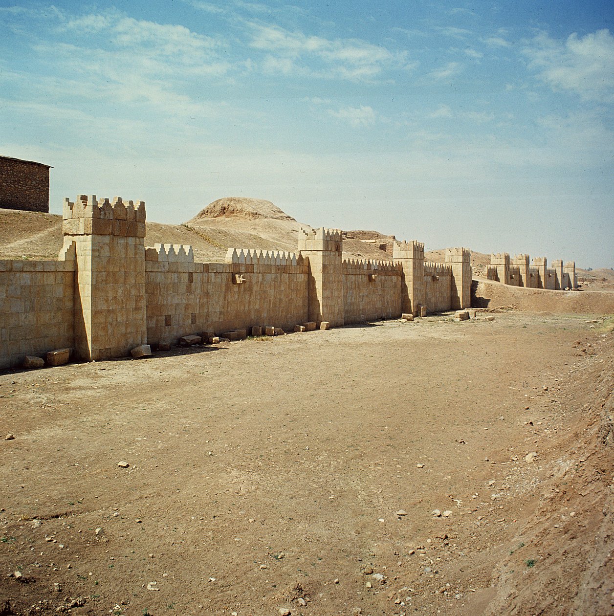 Bymure af Assyrian