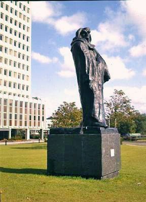 Balzac (bronze) af Auguste Rodin
