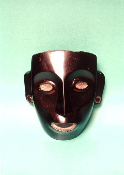 Maske (basalt) af Aztec