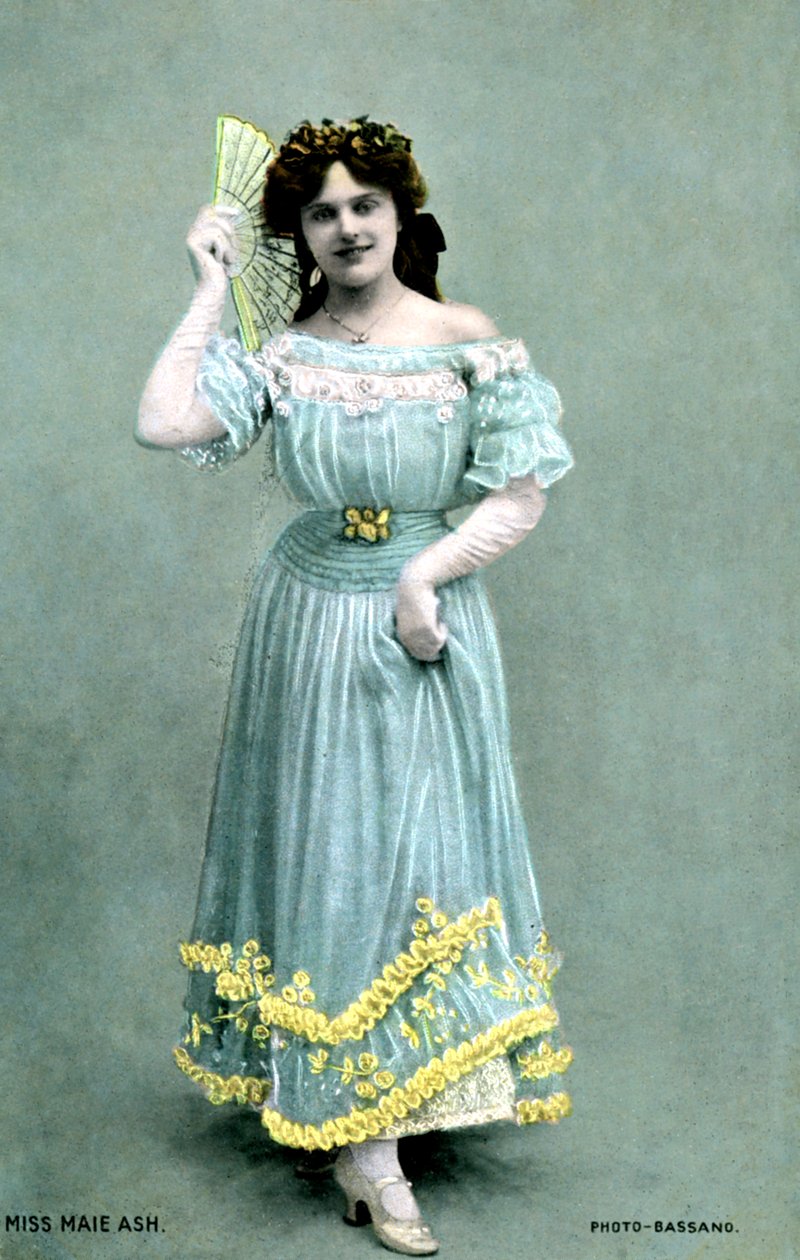 Maie Ash, skuespillerinde, 1905. af Bassano Studio