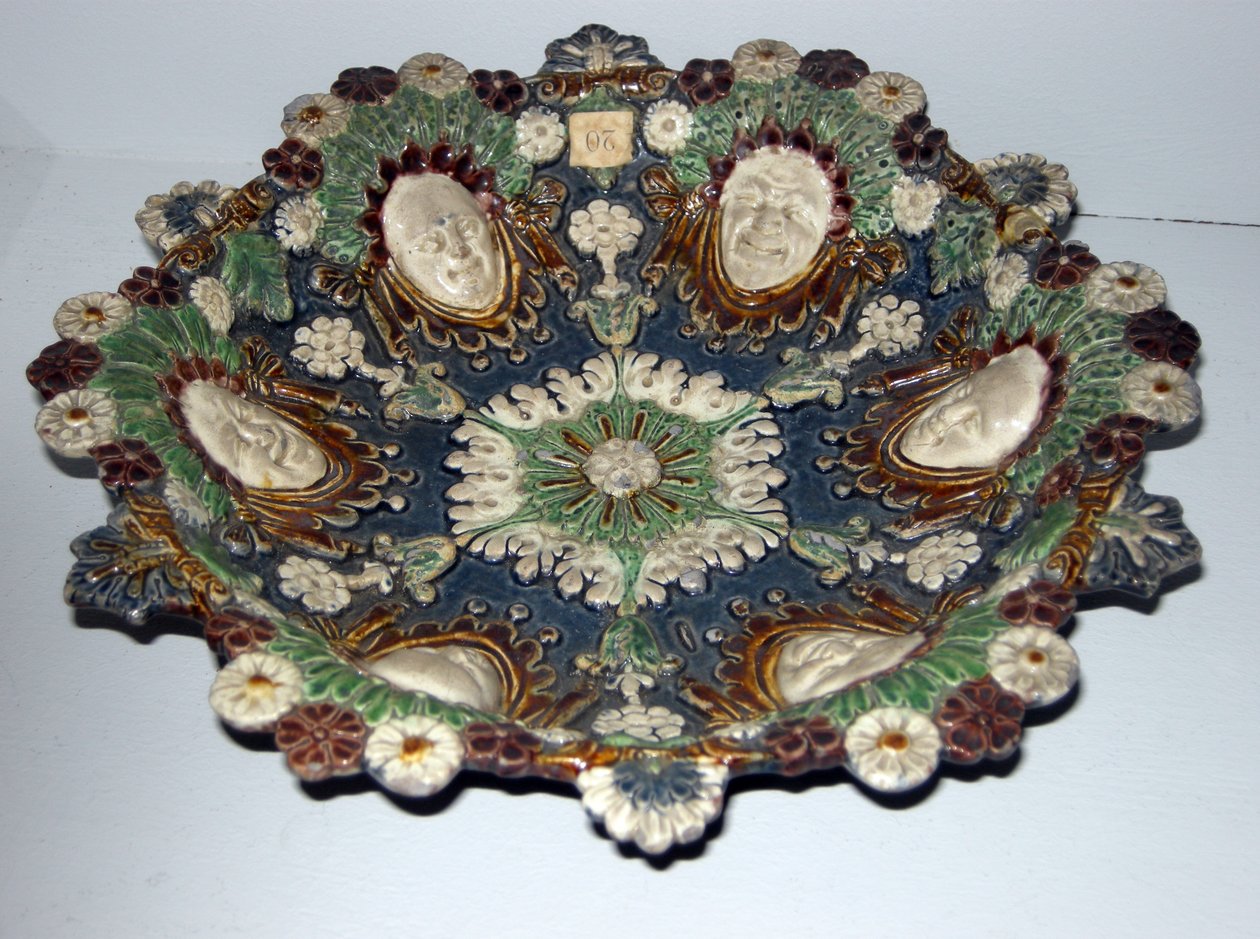 Fad med groteske ansigter (fajance) af Bernard Palissy