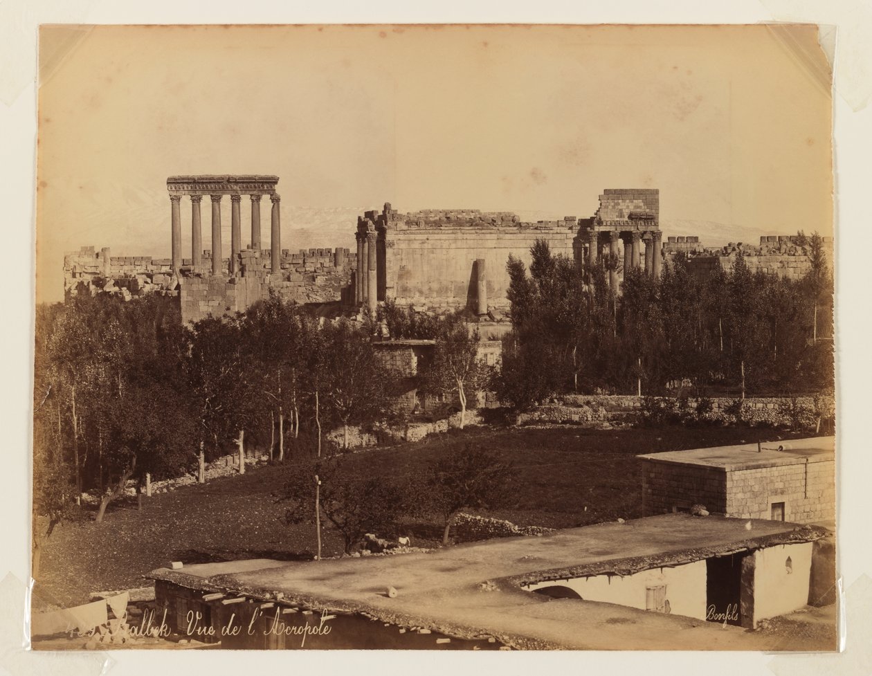 Balbek: Udsigt over Akropolis (albumin print) af Bonfils Studio