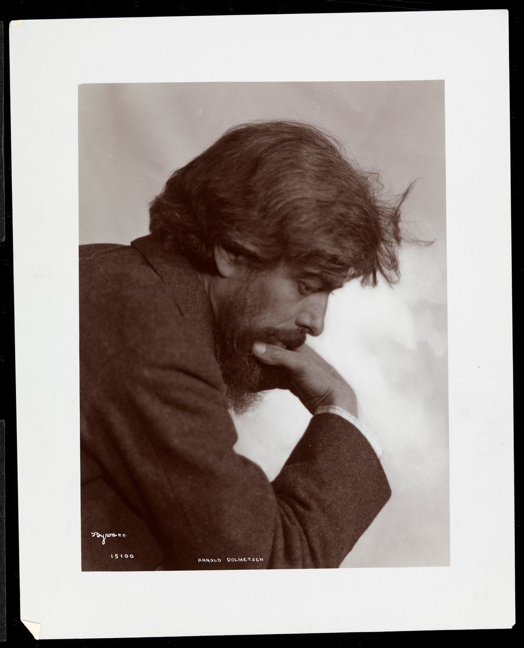 Arnold Dolmetsch, ca. 1902 (collotype) af Byron Company
