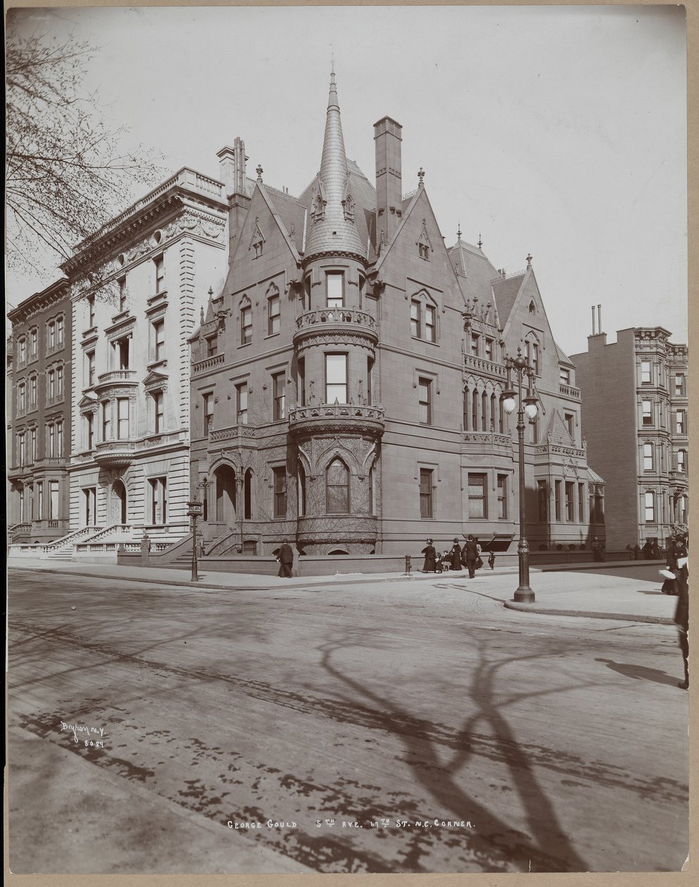 George Jay Gould-boligen og nabohusene på 5th Avenue og 67th Street, New York, 1899 eller 1900 (sølv gelatinetryk) af Byron Company