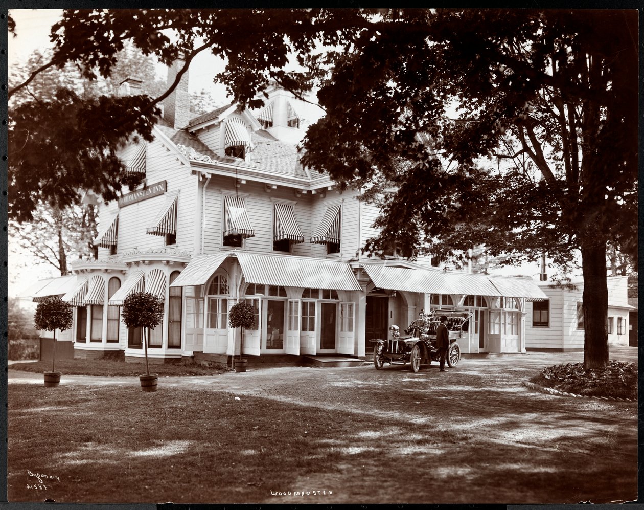 The Woodmansten Inn, Westchester, New York, 1906 (sølv gelatinetryk) af Byron Company