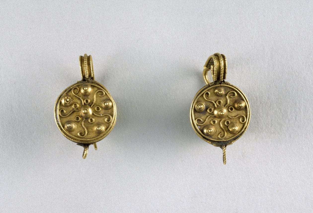 Disc øreringe, ca. 1. århundrede (guld) af Byzantine