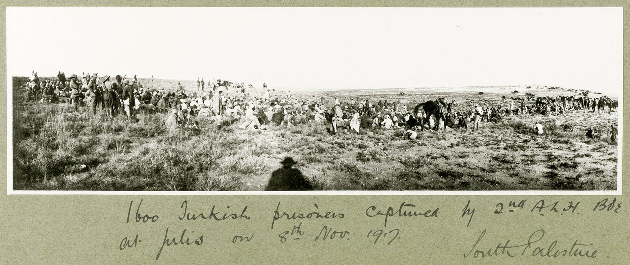 1600 tyrkiske fanger taget til fange af 2. A.L.H. Brigade, 8. november 1917 af Capt. Arthur Rhodes