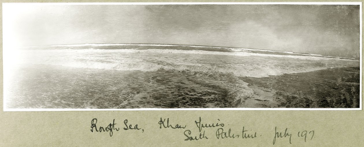 Rough Sea, Khan Yunis, juli 1917 af Capt. Arthur Rhodes