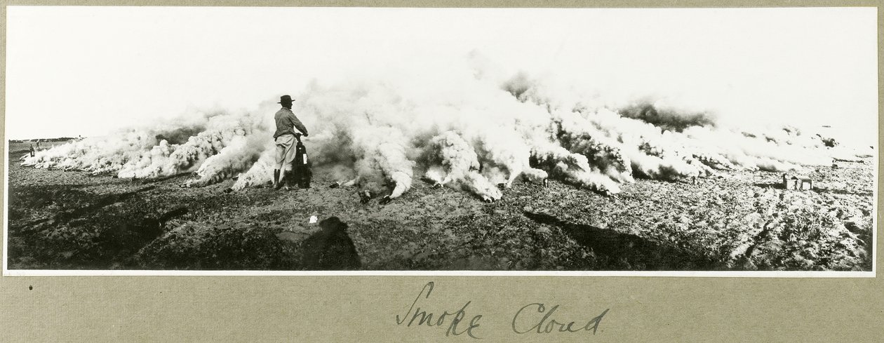 Røgsky, Sydpalæstina, september 1917 af Capt. Arthur Rhodes