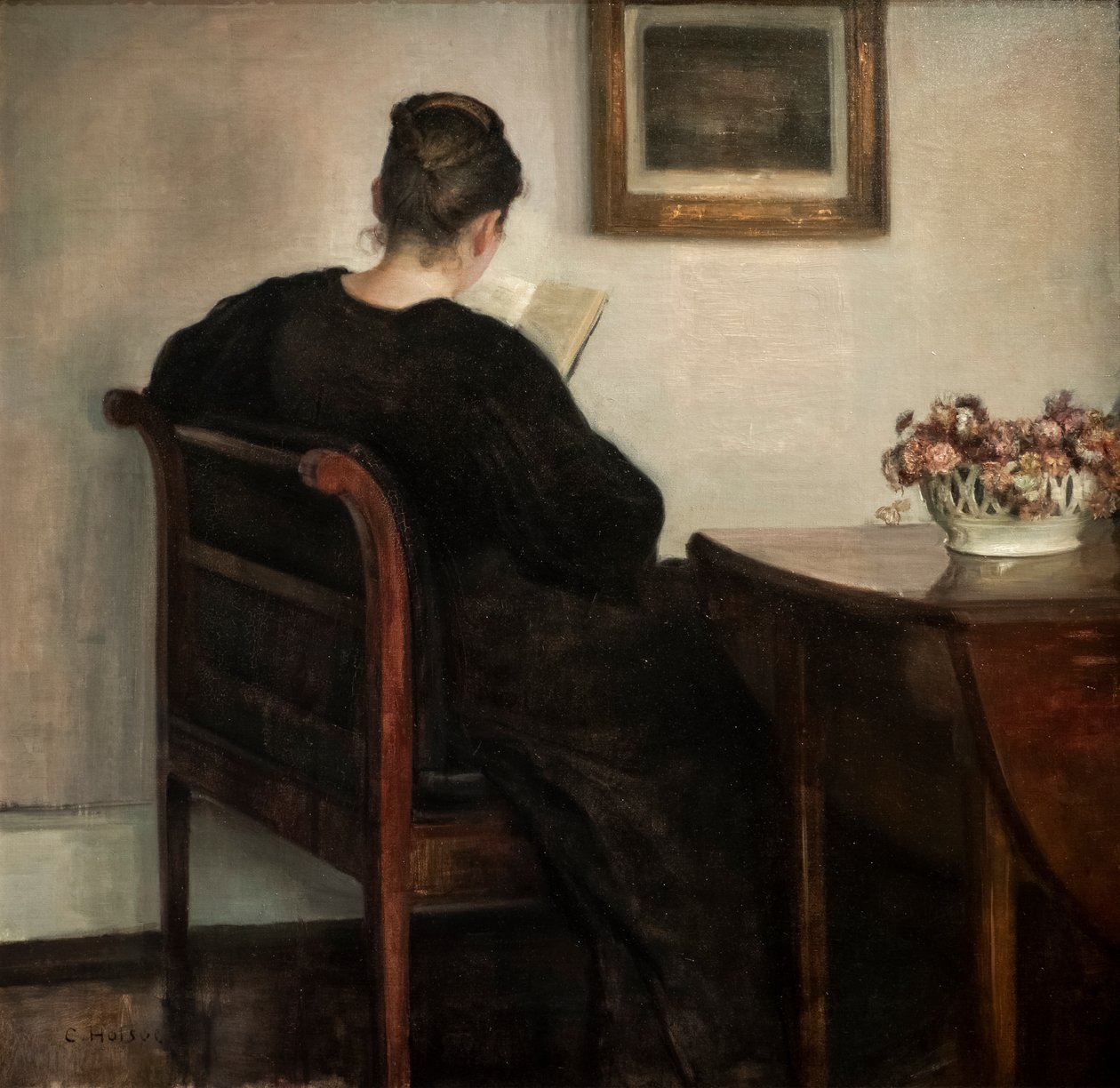 Interiør, læsende kvinde af Carl Holsoe