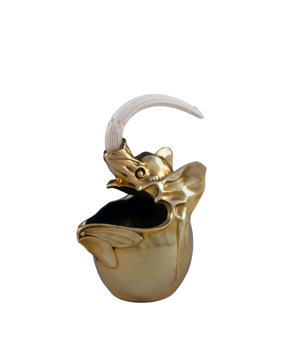 Cream Pitcher, udført af Adrien-Aurélien Hebrard af Carlo Bugatti
