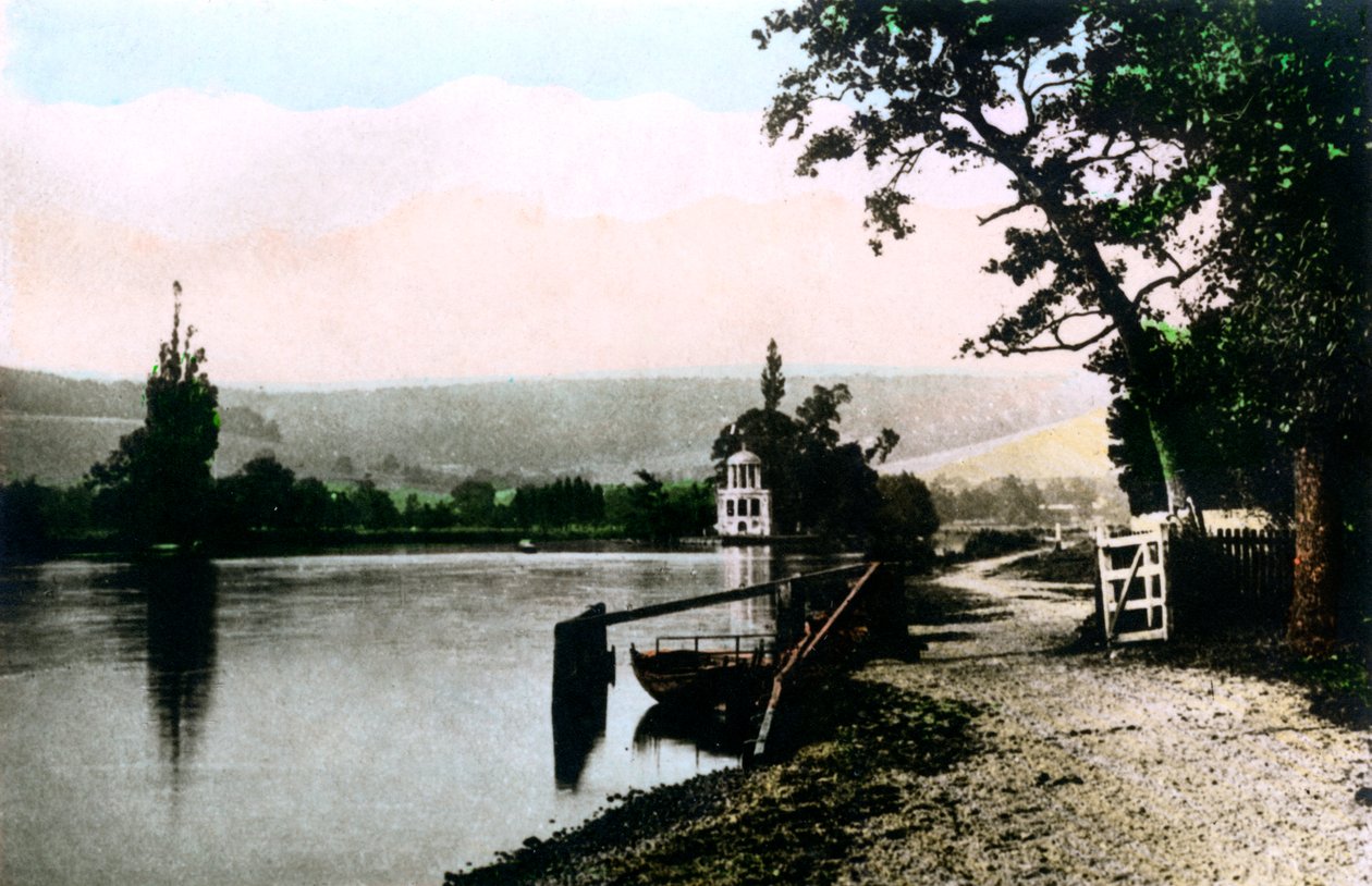 Henley Regatta Island, 20. århundrede. af Cavenders Ltd