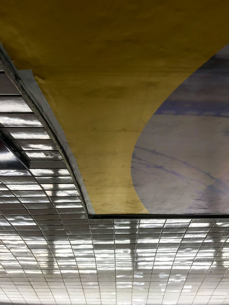Komposition - Metro, 2019 (foto) af Cécile Jamet