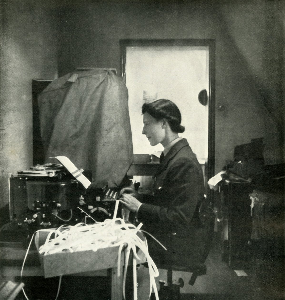 Code and Cypher Officer, c1943. af Cecil Beaton