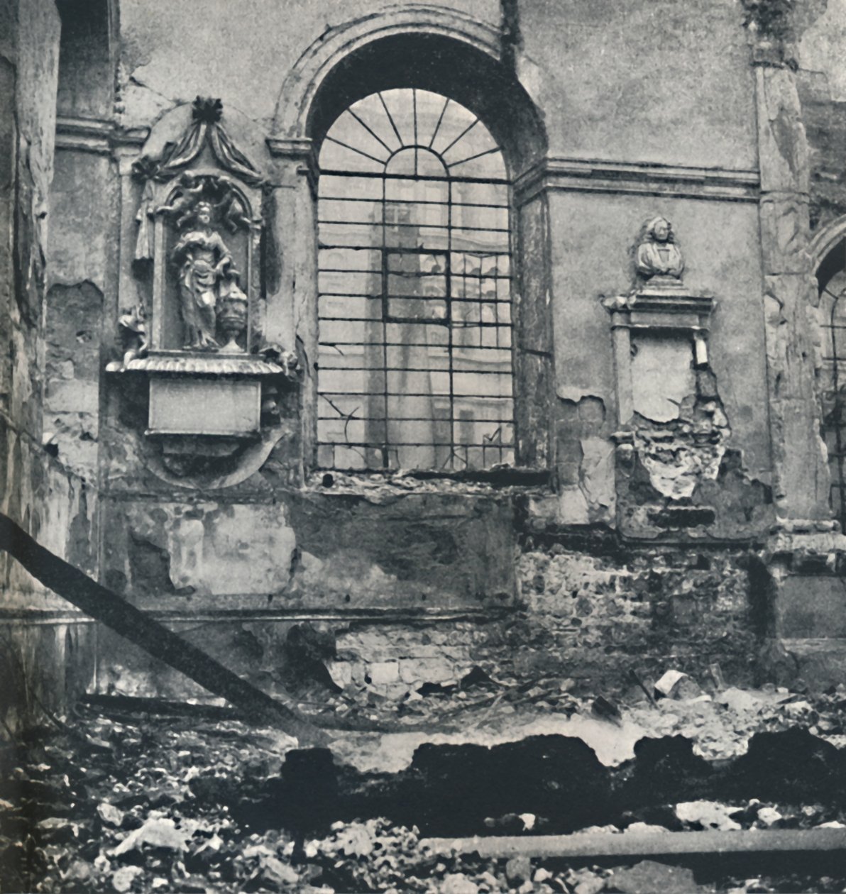 Disse fragmenter St. Lawrence Jewry, 1941 af Cecil Beaton