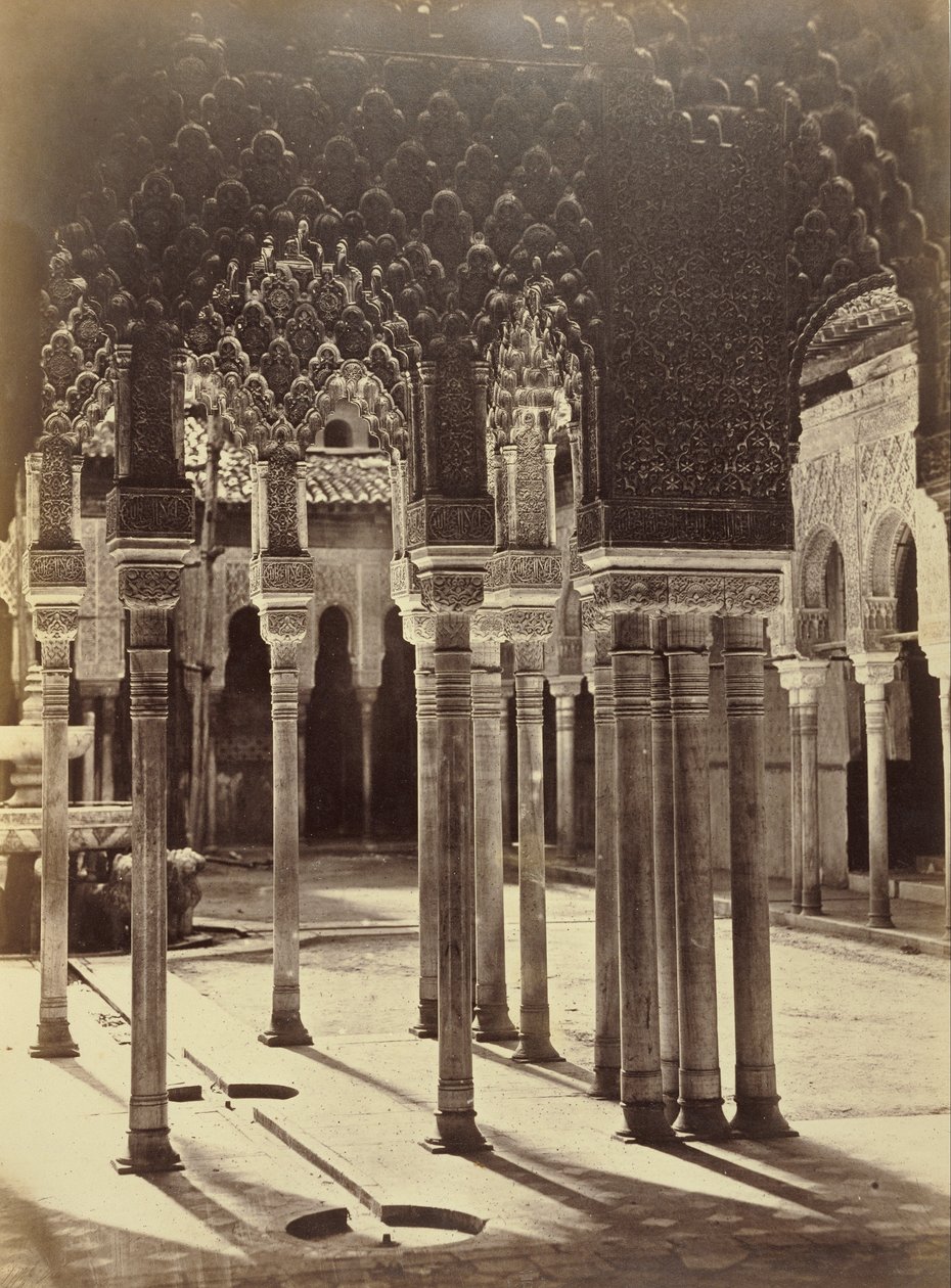 (Løvernes gård i Alhambra (Patio de los Leones en la Alhambra)) af Charles Clifford