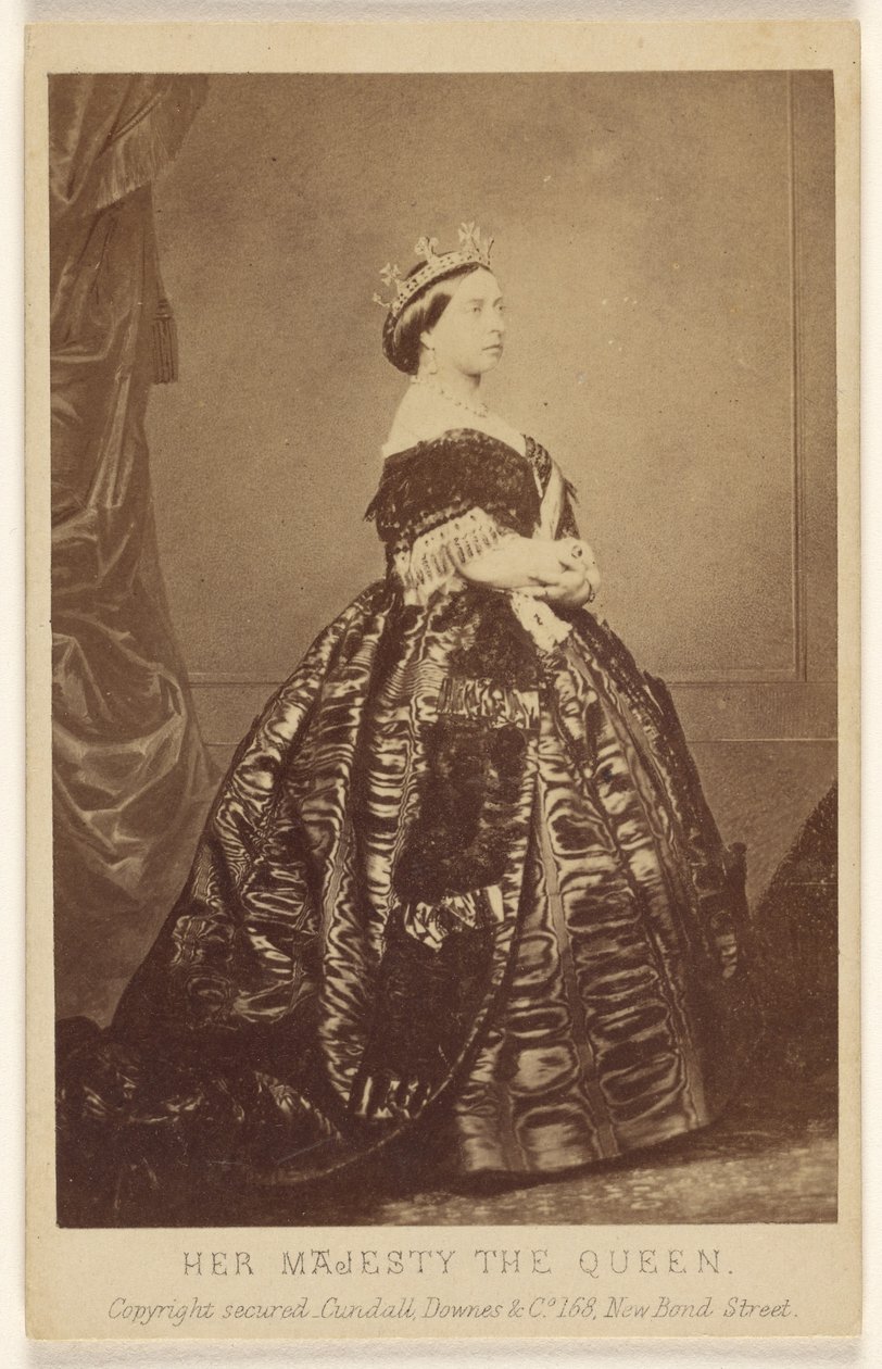Hendes Majestæt Dronningen. af Charles Clifford