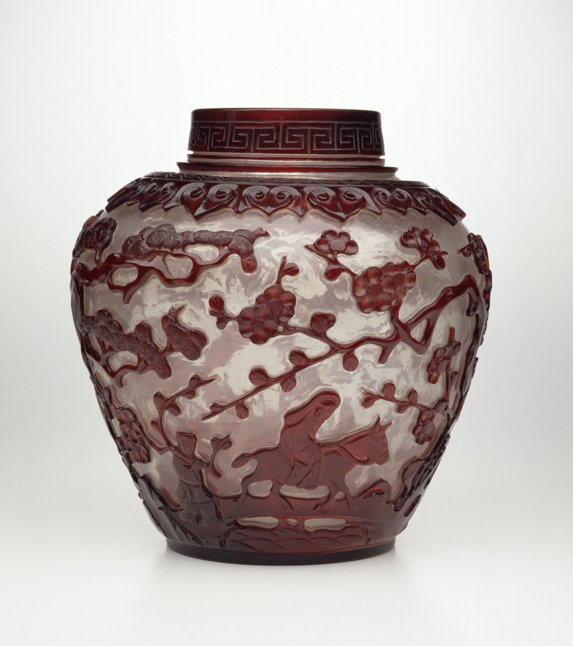Tofarvet udskåret Beijing-krukke, Qianlong-periode, 1736-95 (glas) af Chinese School