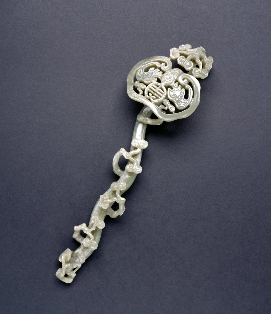 Ruyi scepter (celadon sten) af Chinese School