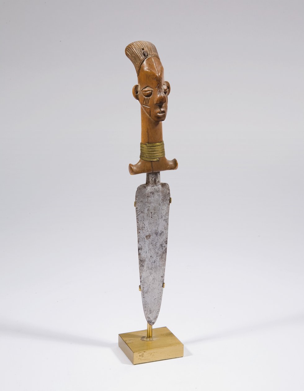 Mangbetu kniv (træ og metal) af Congolese Congolese