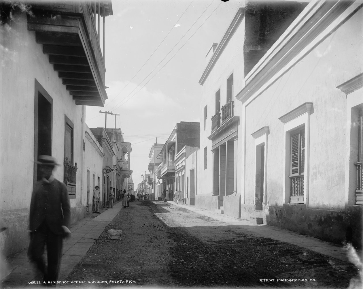 A Residence street, San Juan, Puerto Rico, ca. 1900 af Detroit Publishing Co.